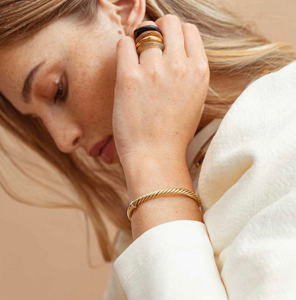 SOKO Uzi Cuff in gold