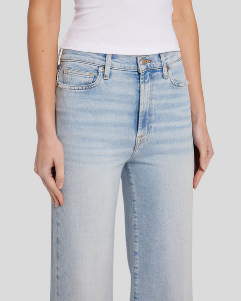 7 For All Mankind Ultra Hi Rise Jo in Sunday wash