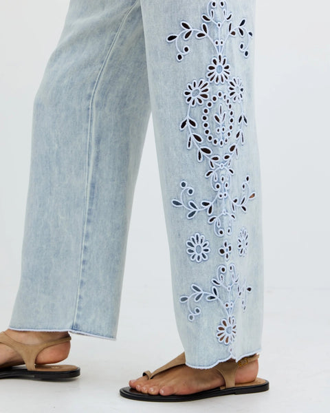 Bella Dahl Side Embroidered Beach Pant in Light Seaspray