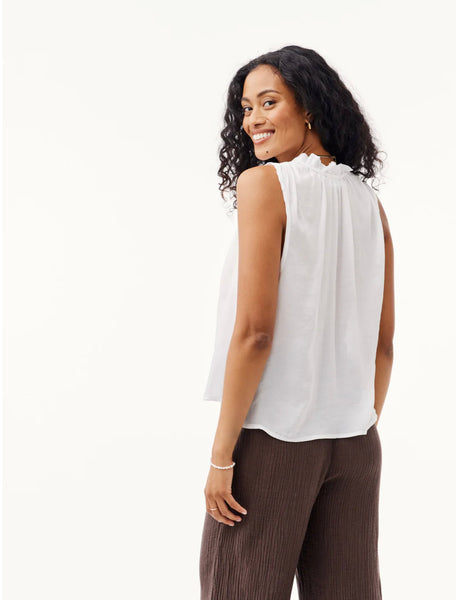 bella dahl ruffle neck tank in white