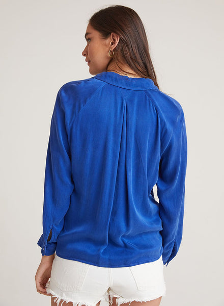 bella dahl raglan sleeve button down in mazarine blue