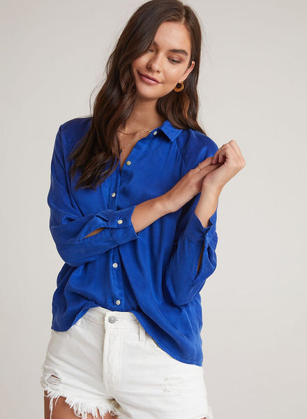 bella dahl raglan sleeve button down in mazarine blue