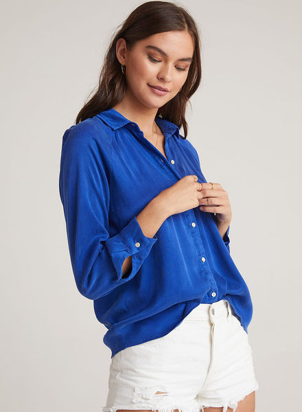 bella dahl raglan sleeve button down in mazarine blue