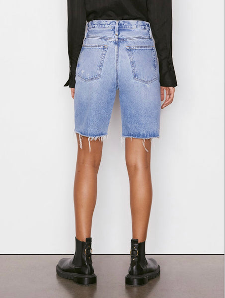 FRAME high rise bermuda short in Baines Rips