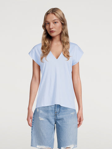 FRAME Le Mid Rise V Tee in Chambray Blue