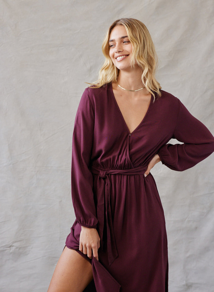 bella dahl cross front belted maxi dress in wildberry manhattan