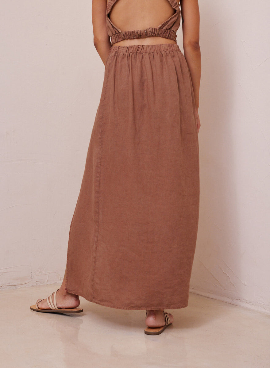 bella dahl linen hi waist skirt with slit in black manhattan casuals