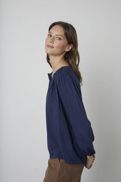 Velvet Eliza Rayon Long Sleeve Top in Postman