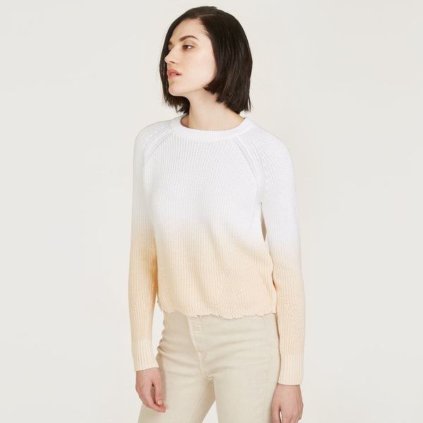 autumn cashmere cotton dip dye shaker sweater in white/latte