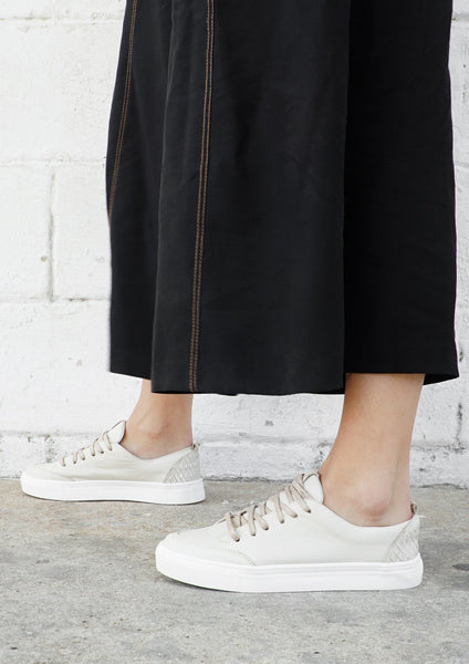 Kaanas Paris Lace-up Sneaker in Off White