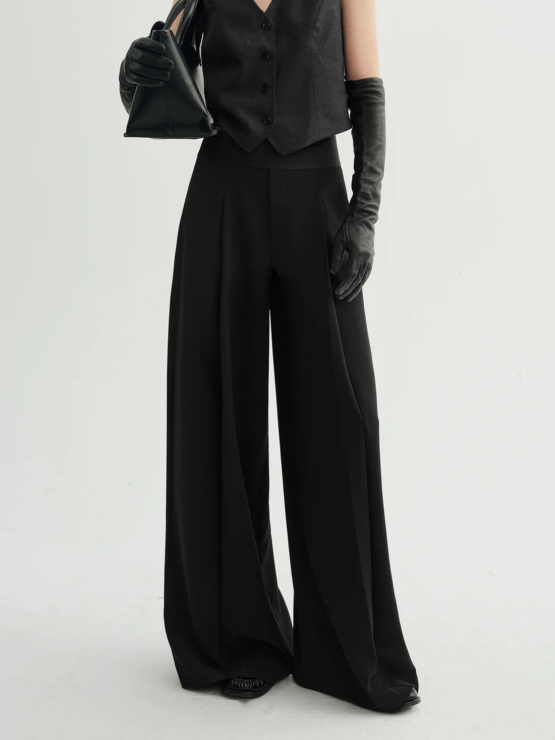 Meilleur Moment Wide Leg Pleated Pant in Black