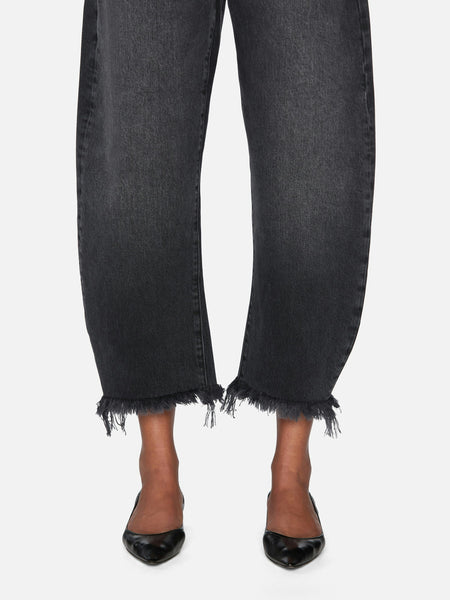 FRAME The Bubble Crop Jean in Limitless Raw Fray