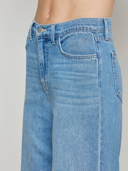 L'AGENCE Alicent HiRise Sneaker wide leg jean in Caster