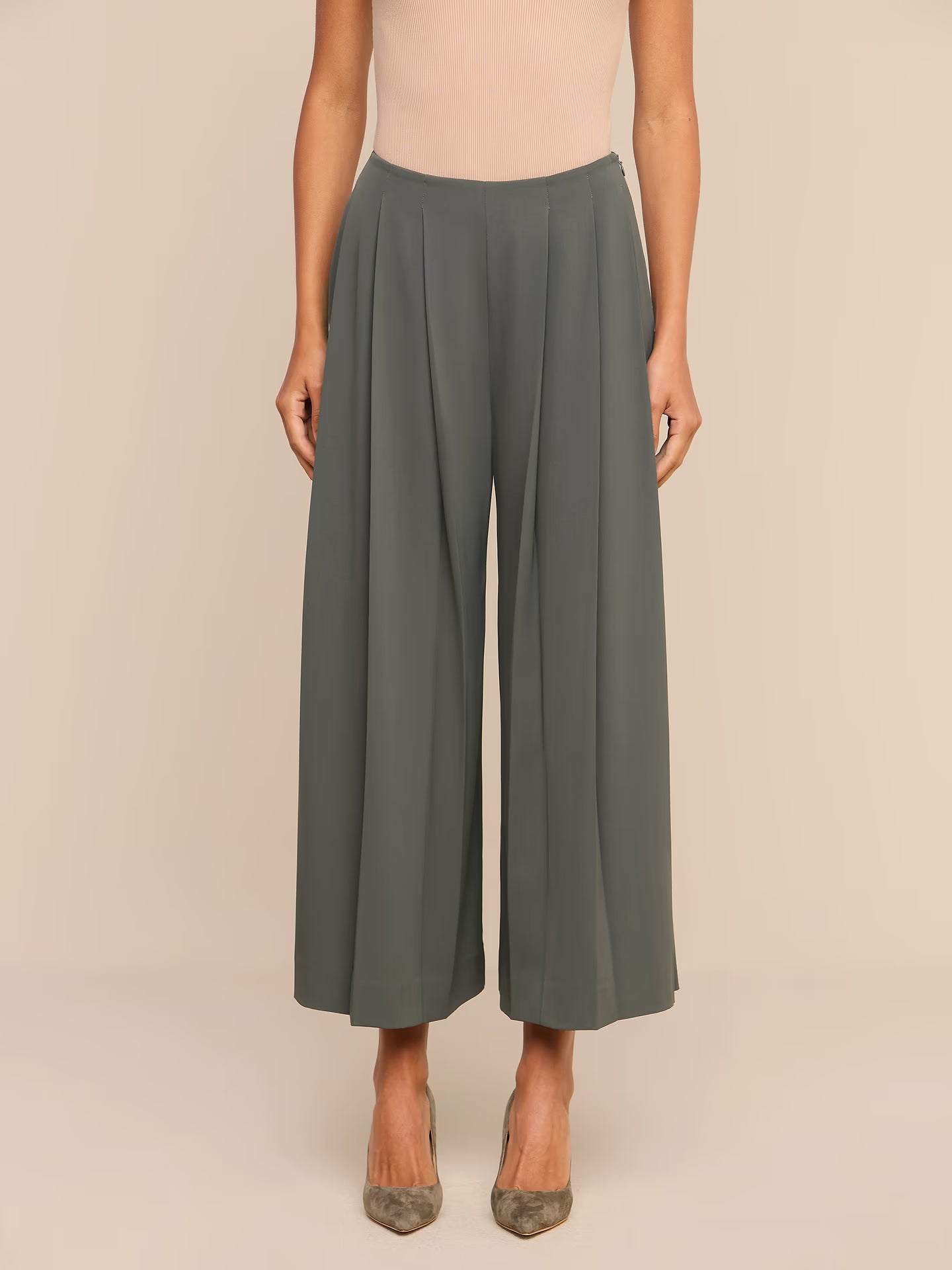 L’AGENCE Novalynn Crop Pleated Wide Pant In Ash Olive