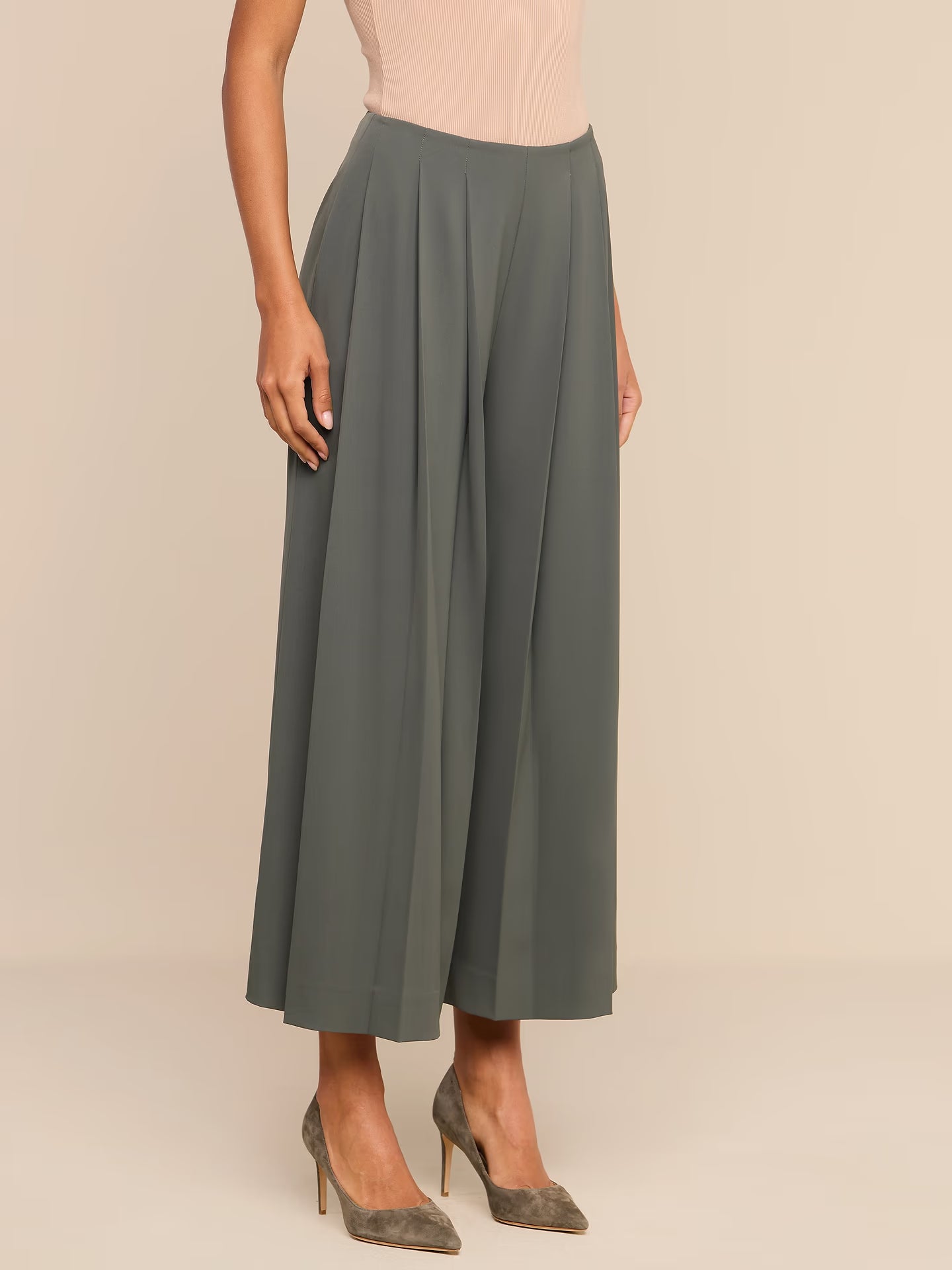 L’AGENCE Novalynn Crop Pleated Wide Pant In Ash Olive