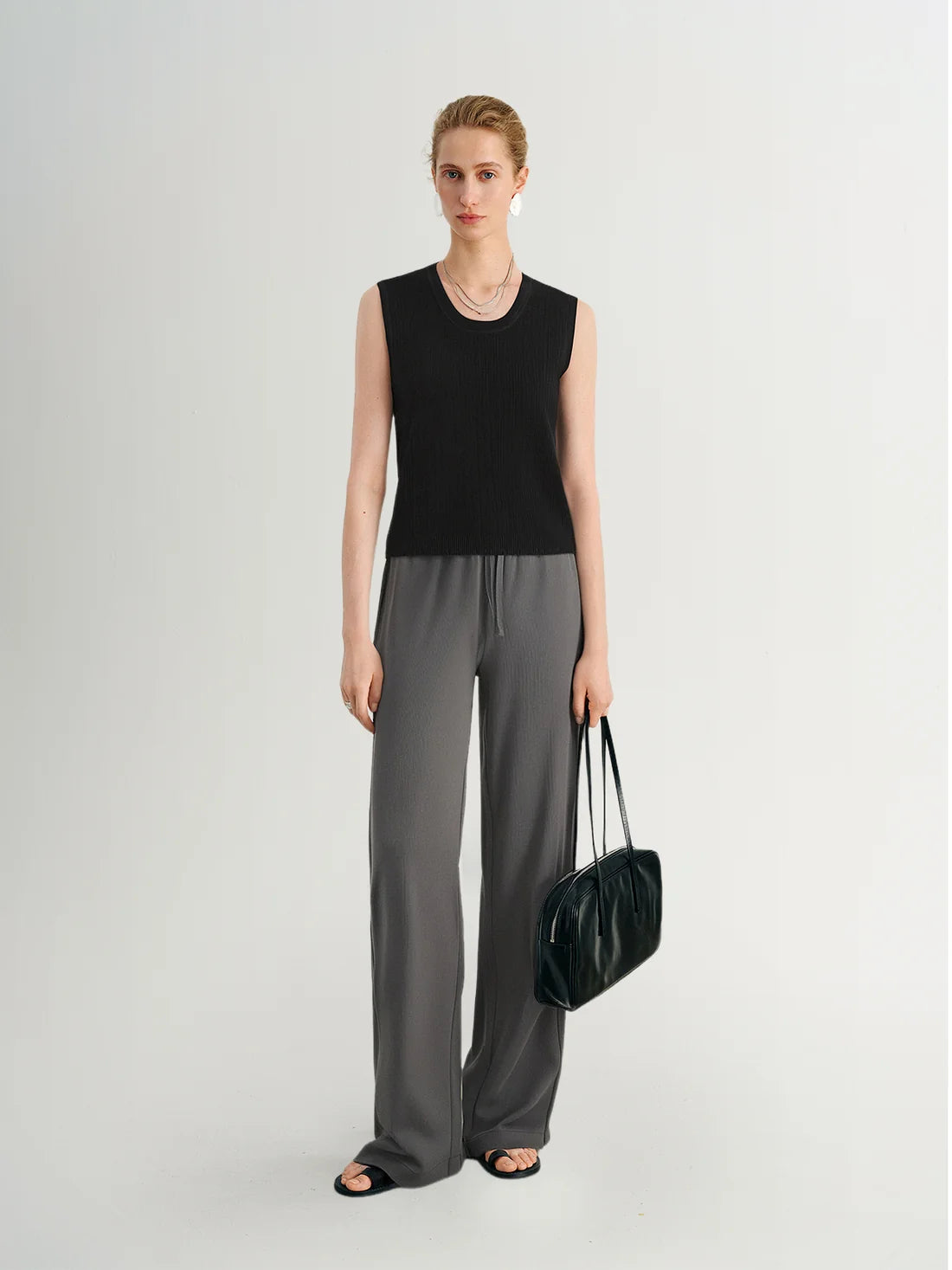 Meilleur Moment Round Neck Tank Top in Black