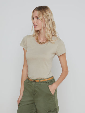 L'AGENCE Cory short sleeve crew neck tee in biscuit