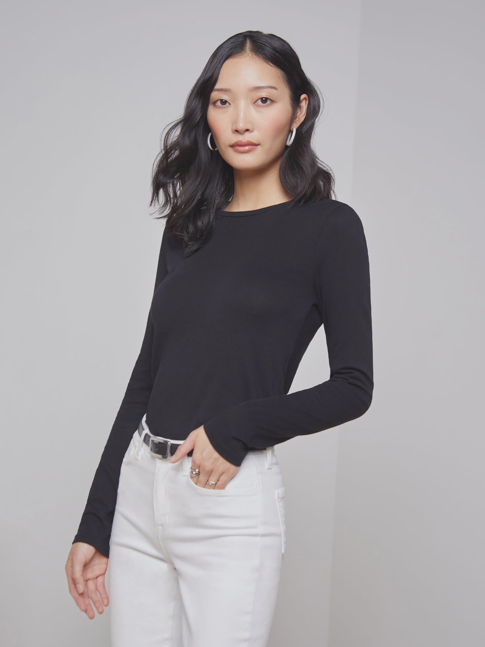 L'AGENCE Tess Crew Neck L/S in Black