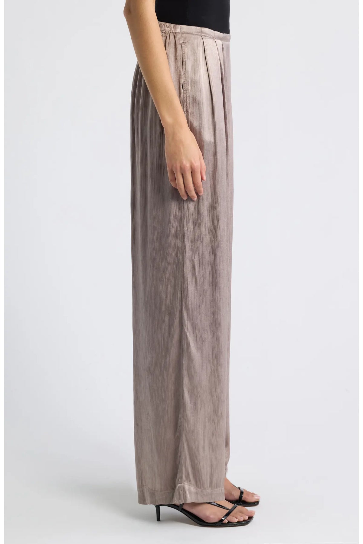 Bella Dahl Triple Pleated Wide Leg Pant in Moon