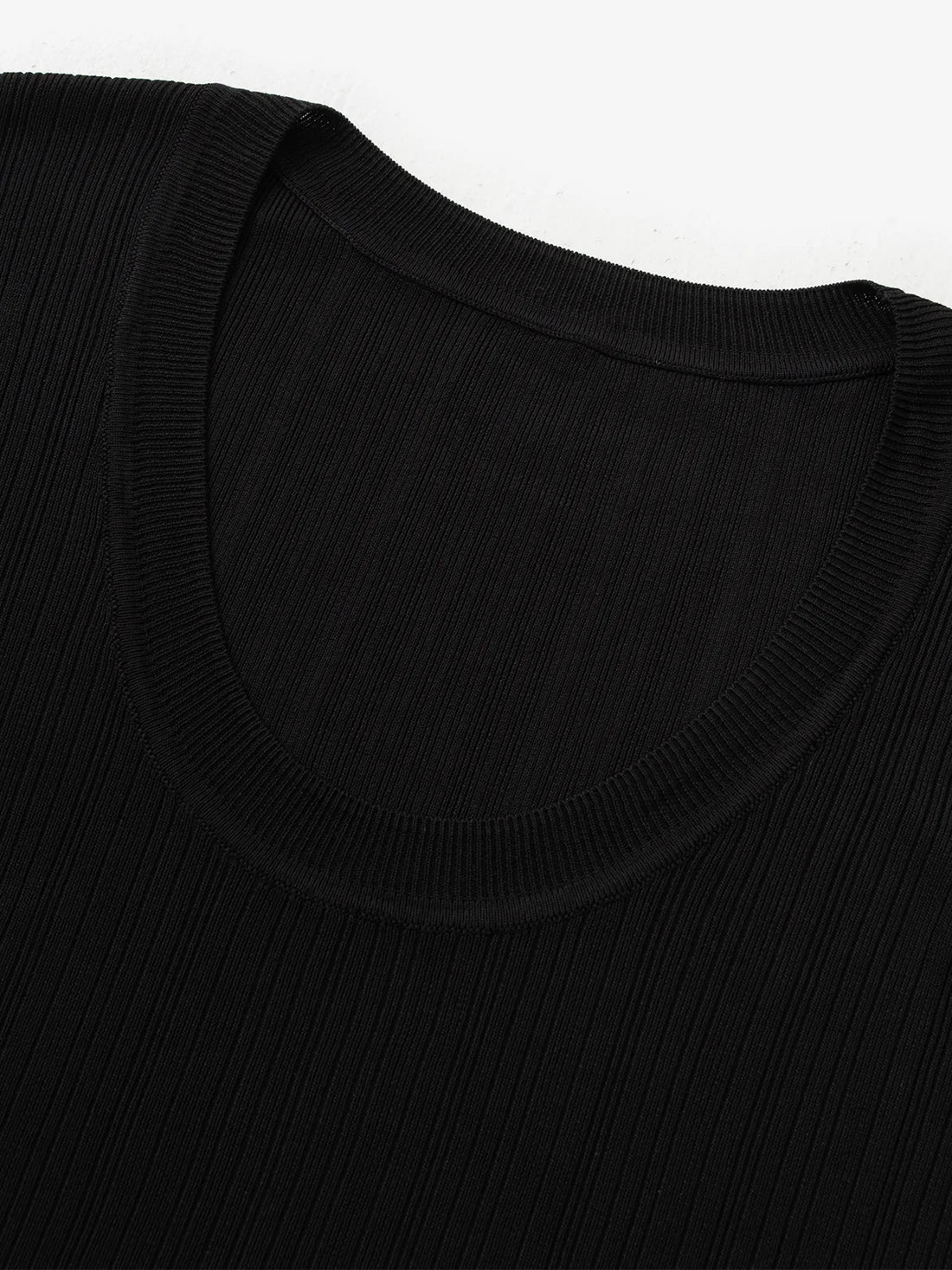 Meilleur Moment Round Neck Tank Top in Black