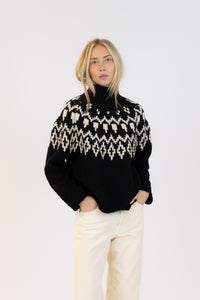 Lyla & Luxe Aggie Fair Isle Crewneck Pullover in Black/White