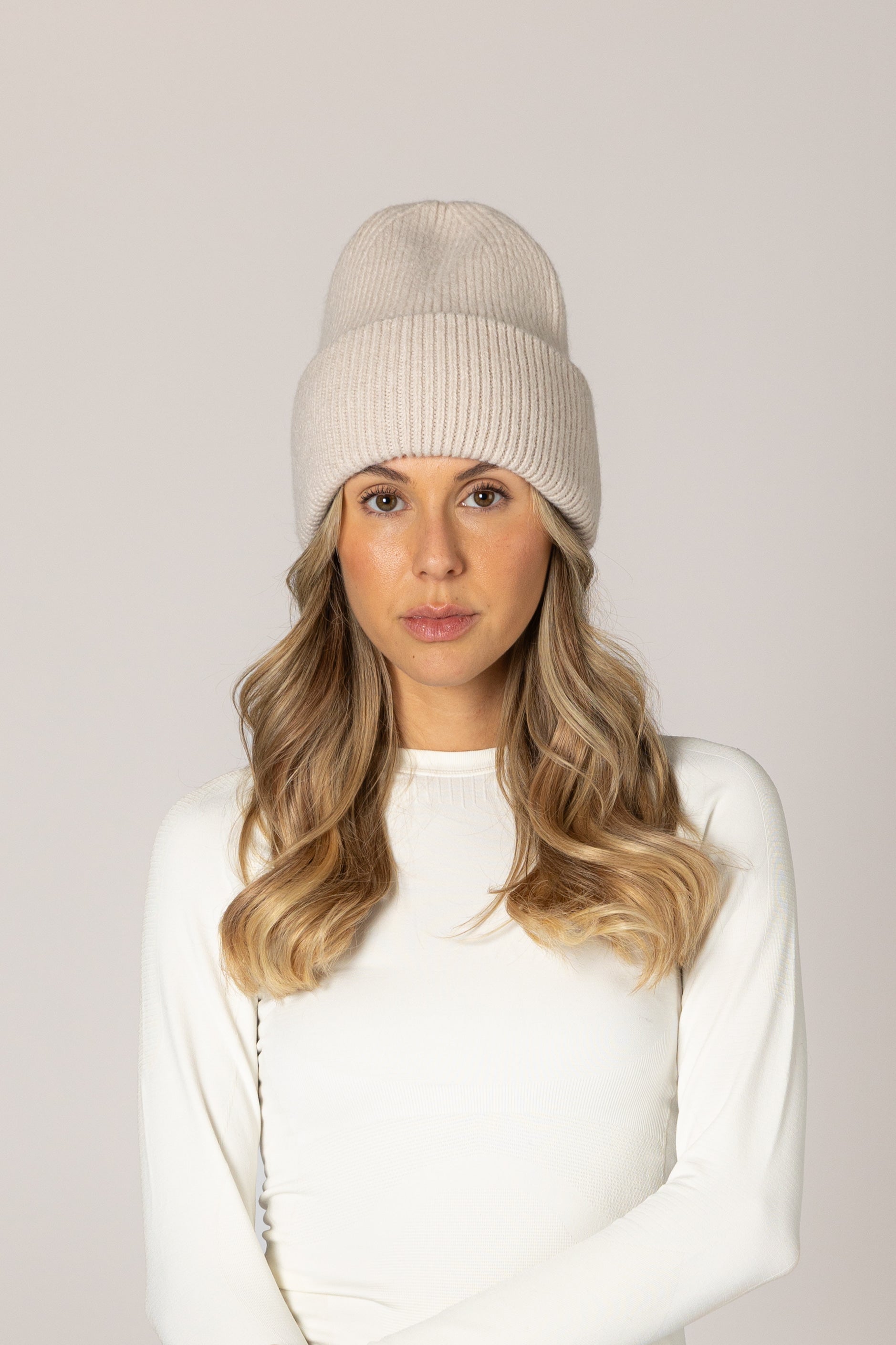 Lyla & Luxe Apres Ski Hat in Latte