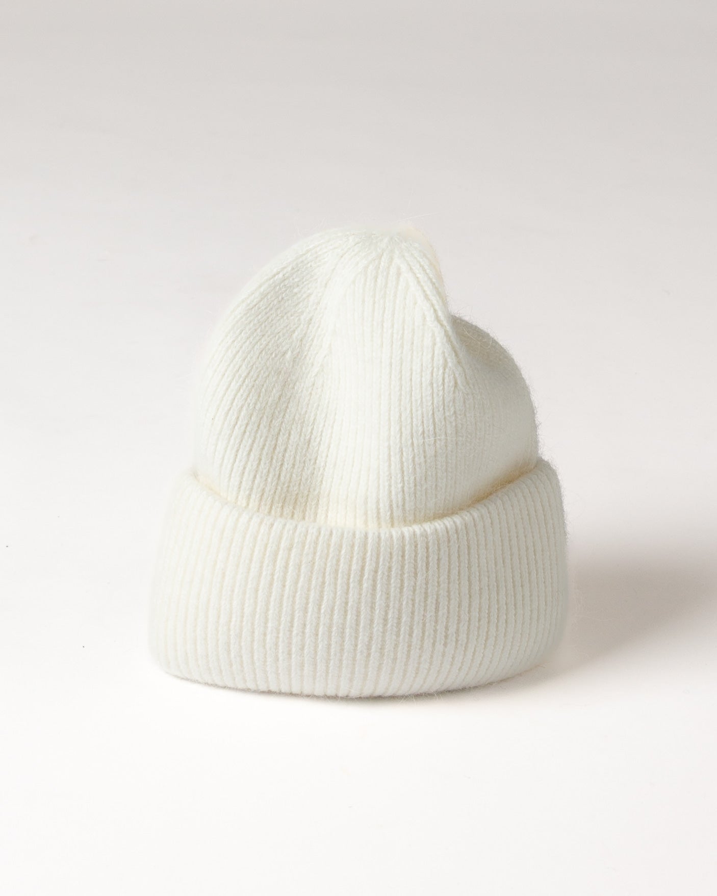 Lyla & Luxe Apres Ski Hat in White