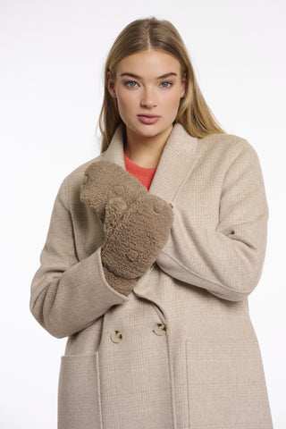 RINO & PELLE Aleida Teddy Gloves in Toffee