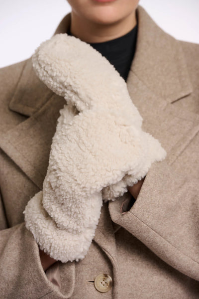 RINO & PELLE Aleida Teddy Gloves in Birch