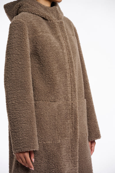 RINO & PELLE Alina Faux Shearling Reversible Coat in Toffee