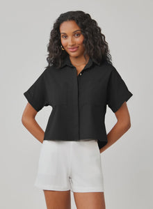 Bella Dahl Two Pocket S/S Shirt in Black