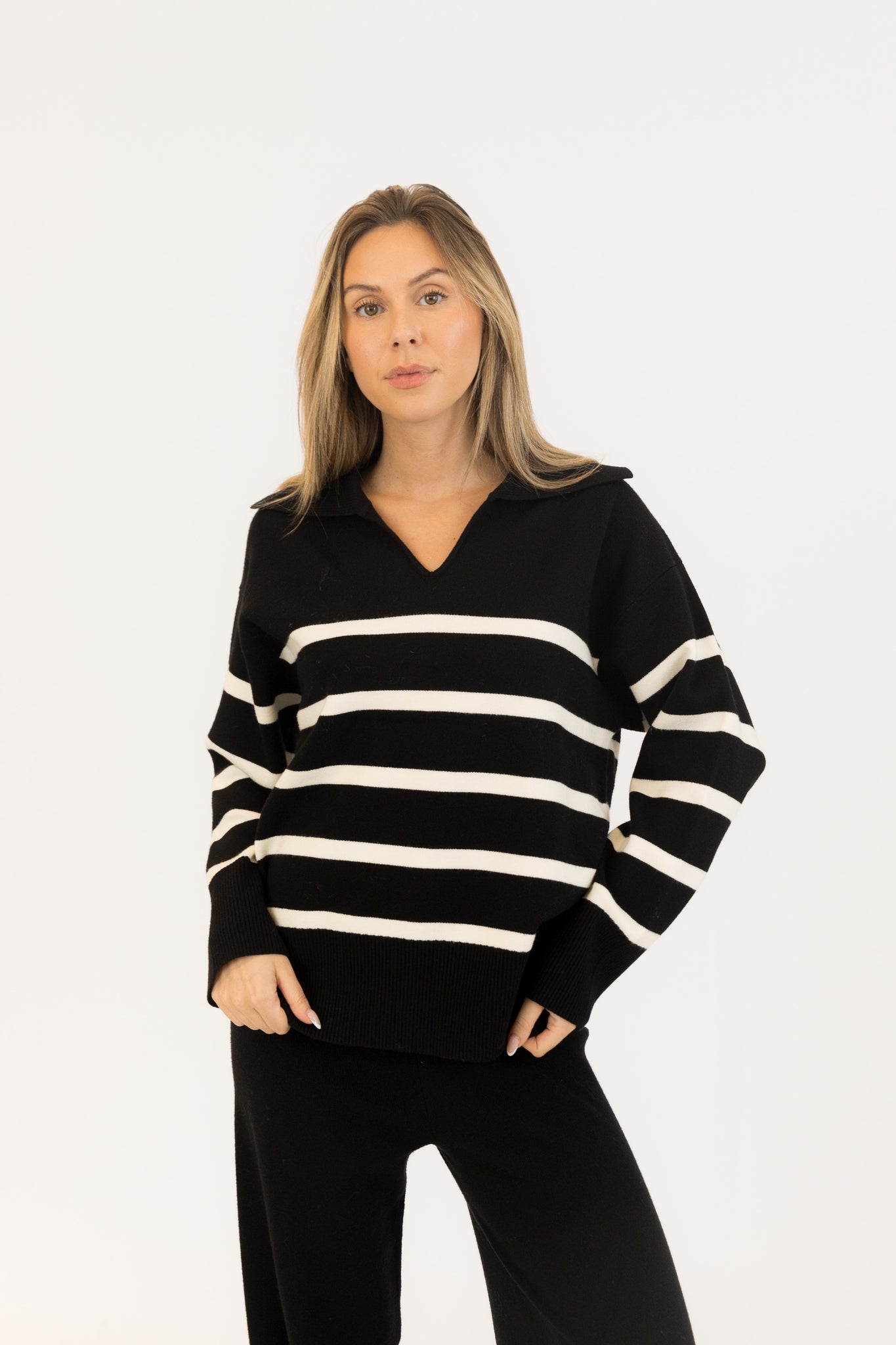 Lyla & Luxe Bella Stripe Pullover in Blk/White
