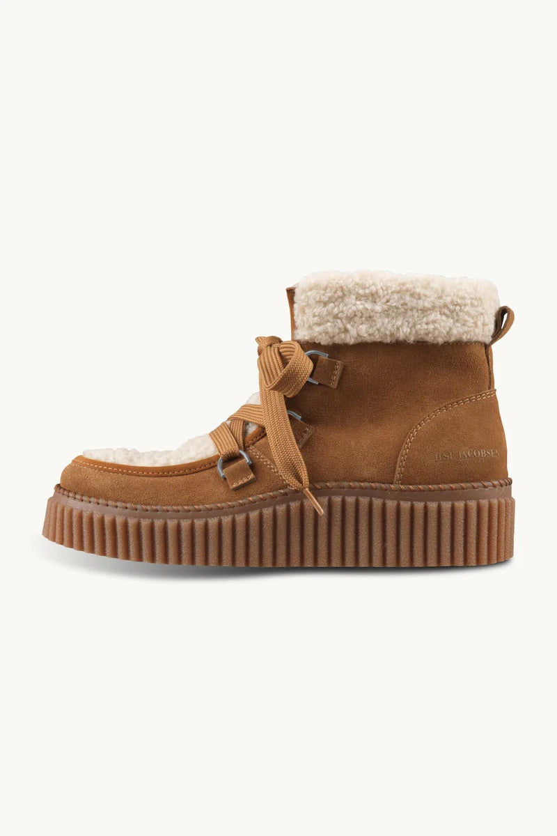 Ilse Jacobsen Calira02 Suede Boots with Laces in Cashew Clay