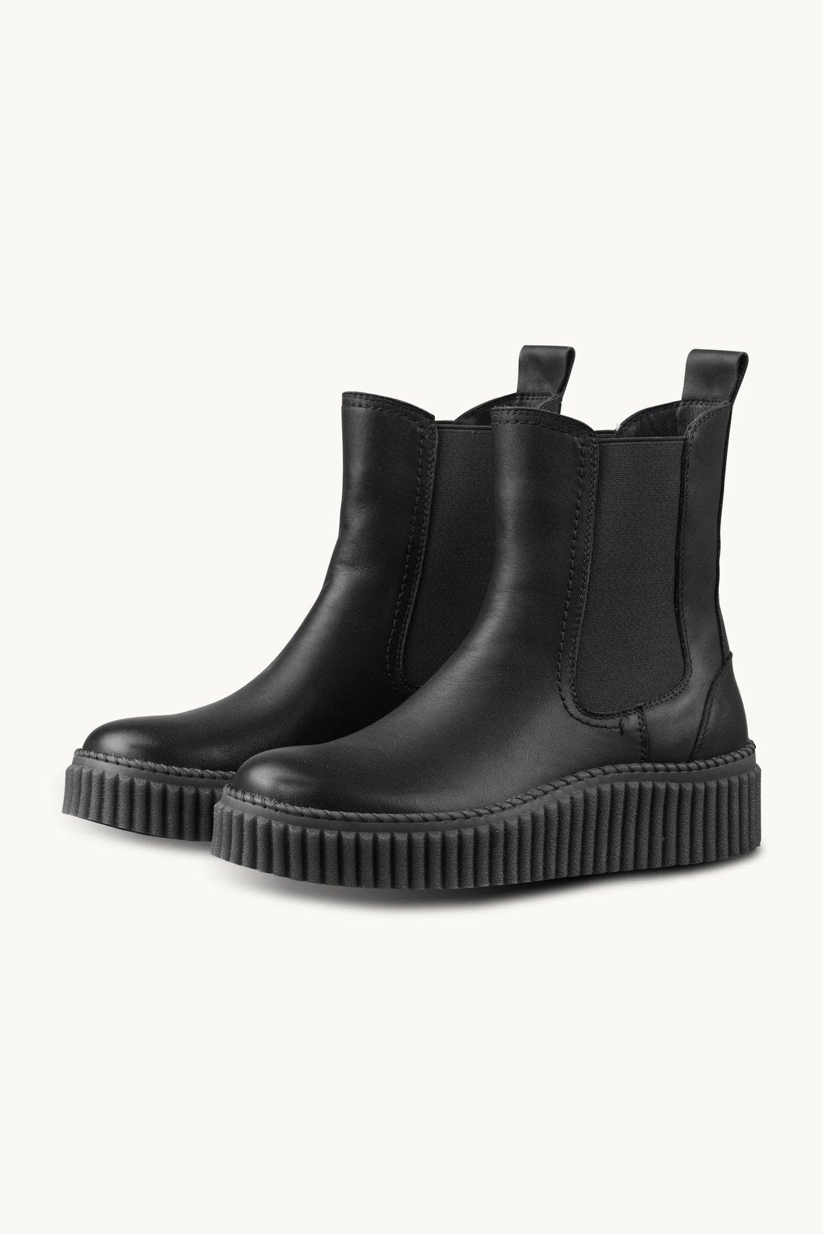 Ilse Jacobsen Calira05 Chelsea Leather Boots in Black
