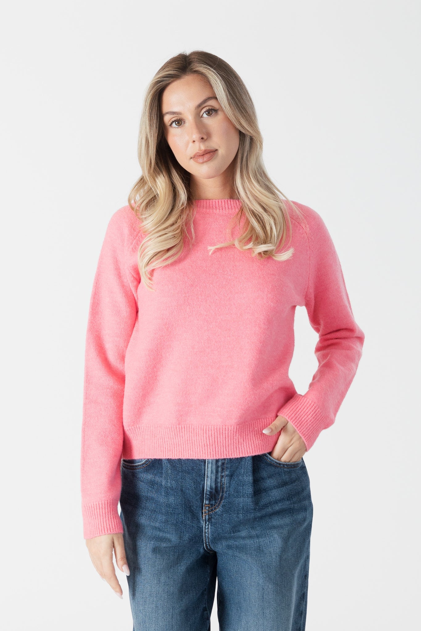 Lyla & Luxe Ezra Lightweight Crew Sweater in Pink