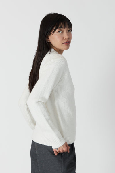 Lyla & Luxe Ezra Lightweight Crew Sweater in OffWhite