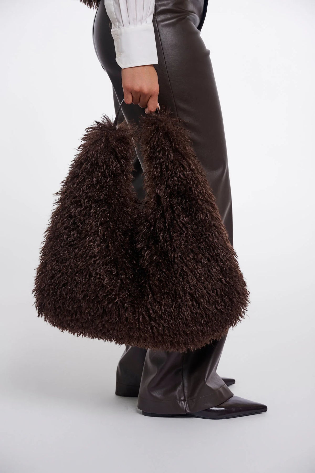 RINO & PELLE Gusta Faux Fur Shoulder Bag in Coffee Roast