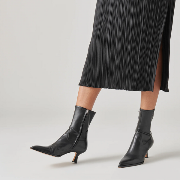 dolce vita Arya low pointed toe boot black leather