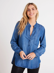 bella dahl tencel denim l/s pocket henley in moonlit haze