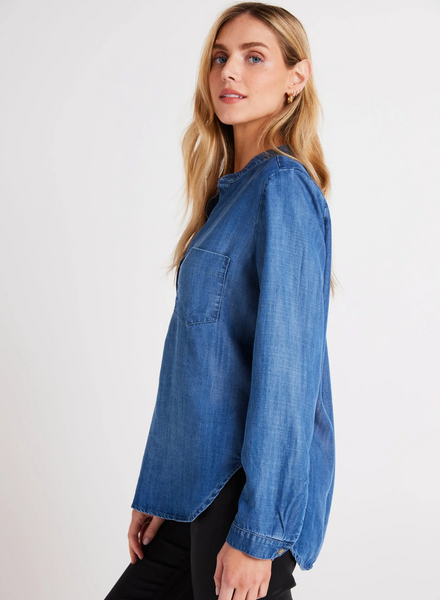 bella dahl tencel denim l/s pocket henley in moonlit haze