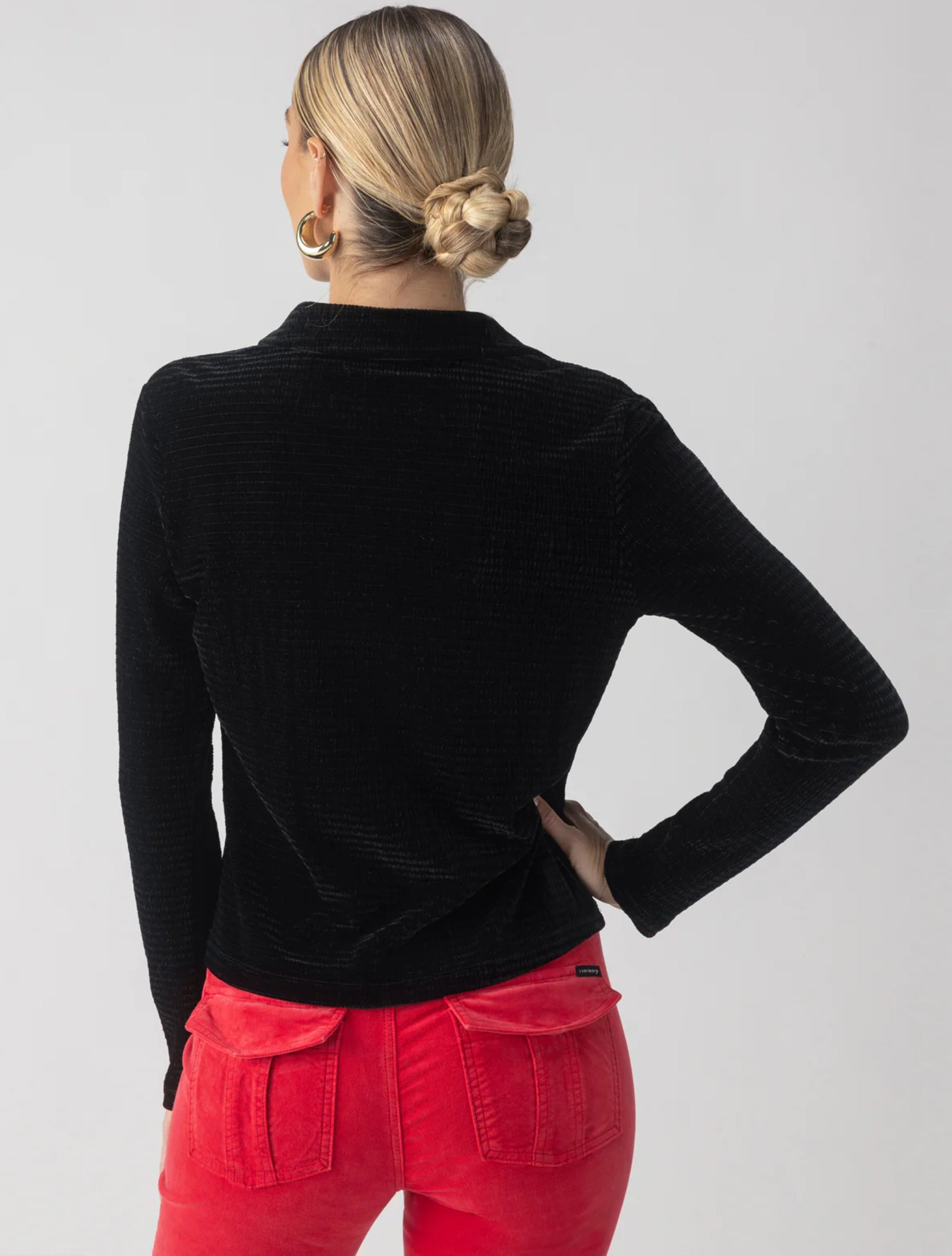 Sanctuary Textured Velvet Button Up Top in Black – manhattan