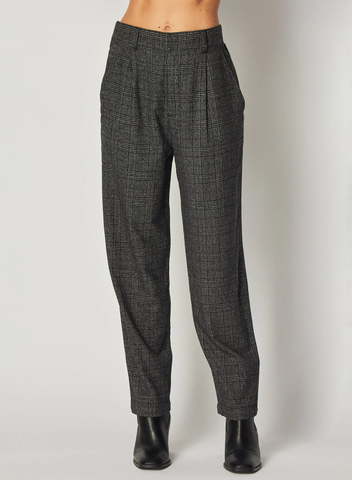 bella dahl relaxed pleat front trouser in glencheck plaid