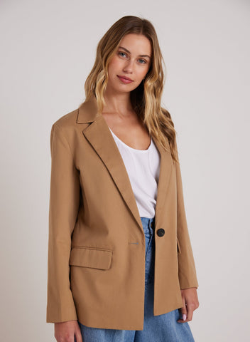 bella dahl single breasted cotton lyocell blazer in camel