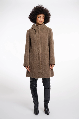 RINO & PELLE Alina Faux Shearling Reversible Coat in Toffee