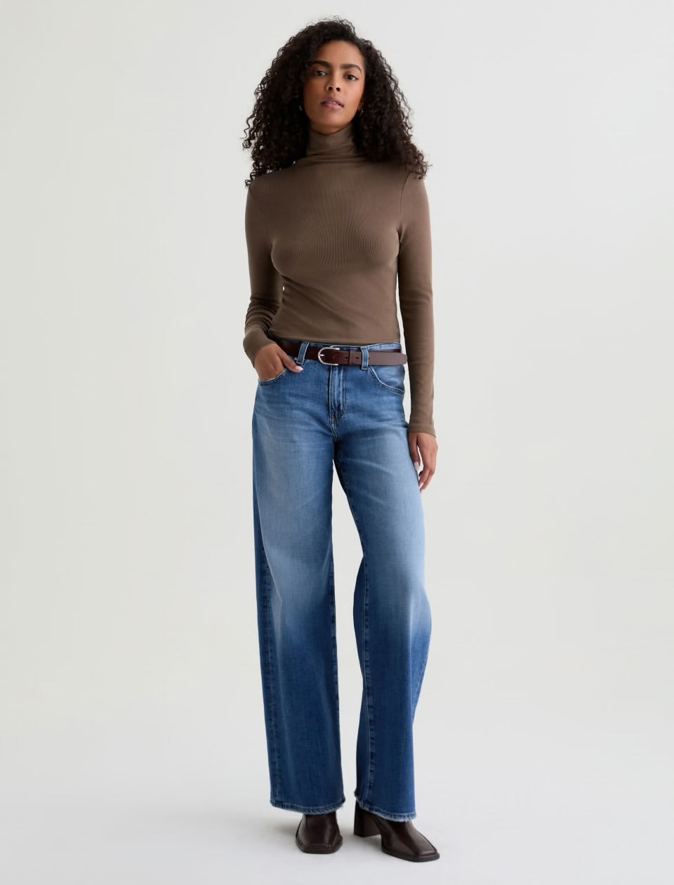 AG Adria Low-Rise Wide Leg Jean in Headline