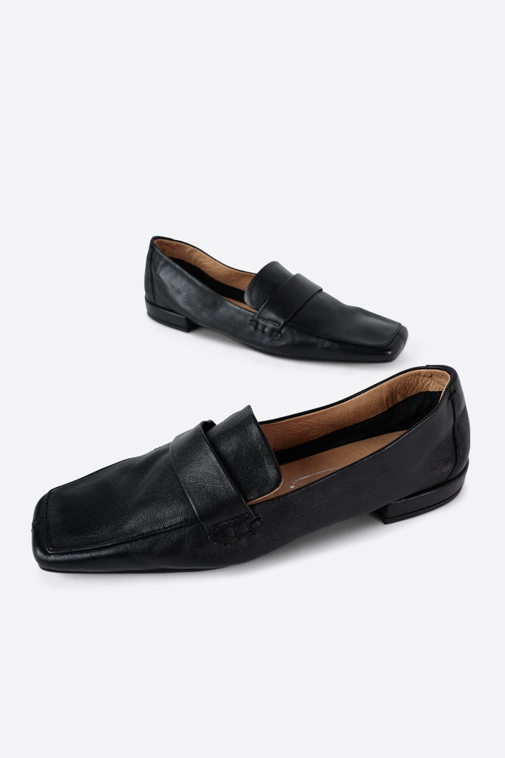 Intentionally Blank Pinky Leather Loafer in Black