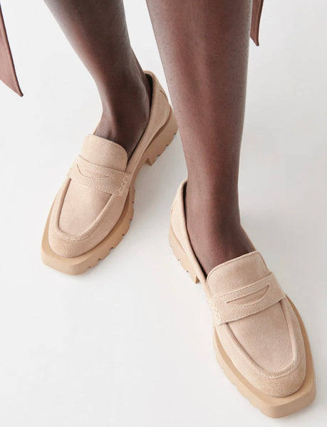 Dolce Vita Elias Sleek Chunky Sole Loafer in Dune Suede