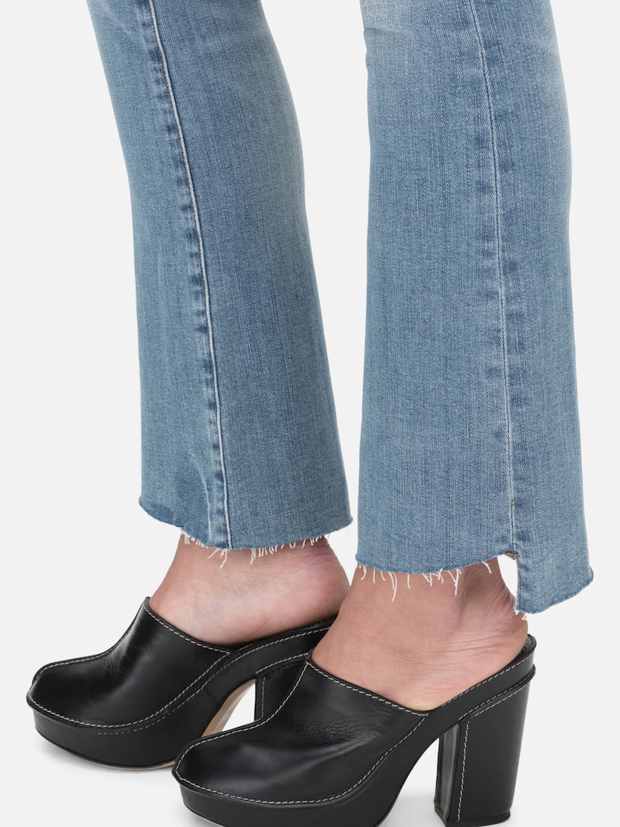 FRAME Le Crop Mini Boot Jean in Wavey