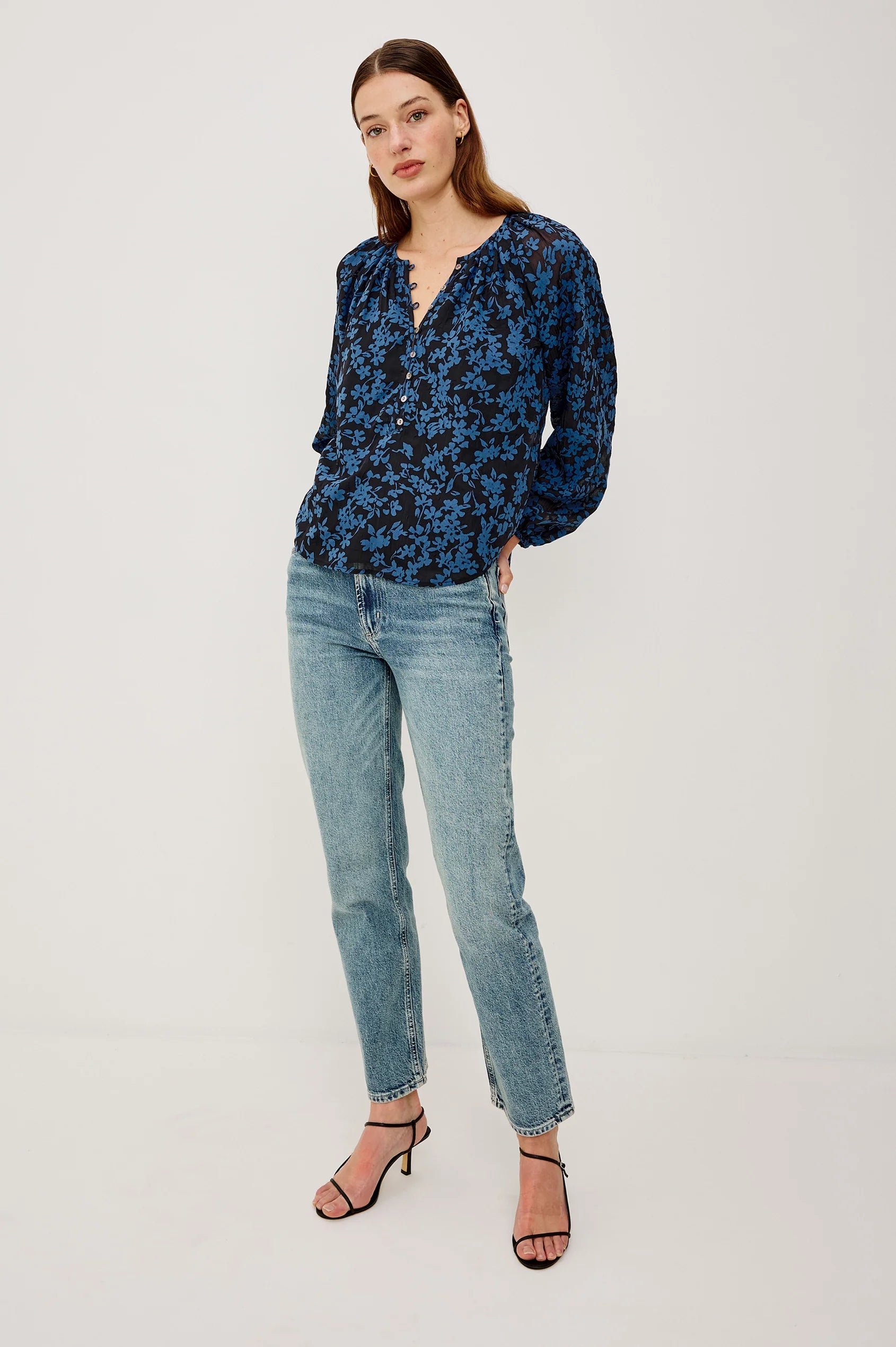 Rails Indi Crinkle Clip Jacquard Top in Midnight Silhouette Floral