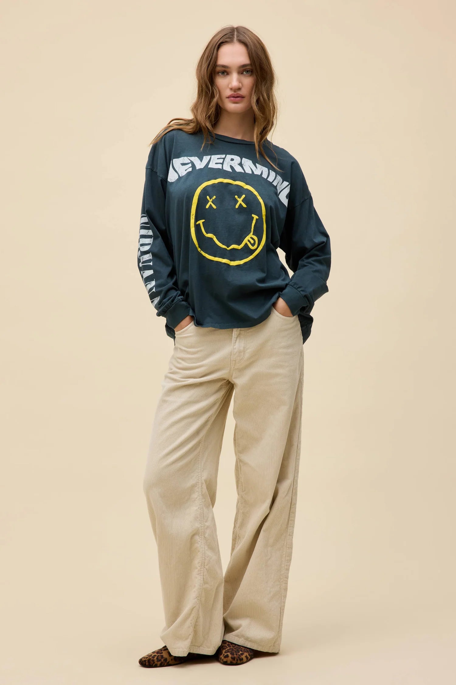 Daydreamer Nirvana Nevermind Smiley Merch L/S in Vintage Black